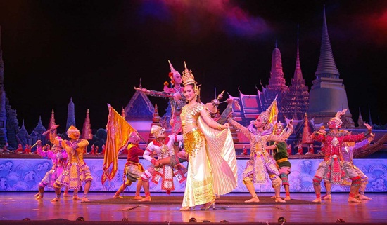 Đi du lịch Thái Lan không thể bỏ qua Tiffany show ở Pattaya